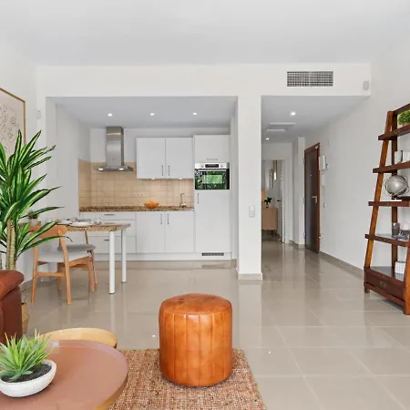 Junto Al Mar Ref 6 120 * Marbella