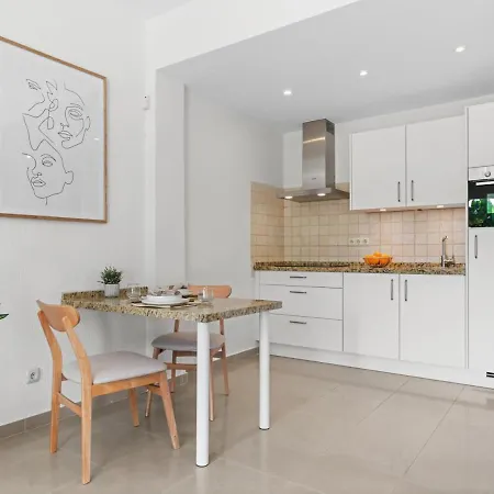 Junto Al Mar Ref 6 120 * Marbella