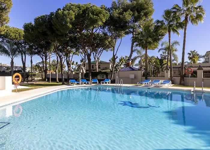 Junto Al Mar Ref 6 120 * ماربيا